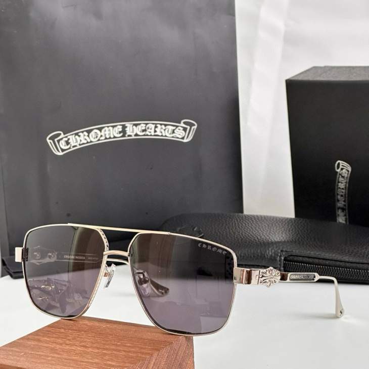 Picture of Chrome Hearts Sunglasses _SKUfw70121038fw